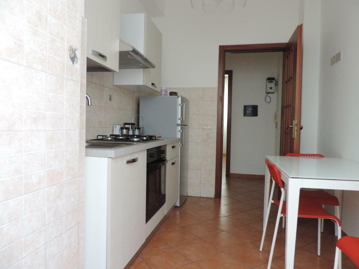 Lamezia Centro, Appartamento Giorgia ลาเมเซ แตร์เม ภายนอก รูปภาพ